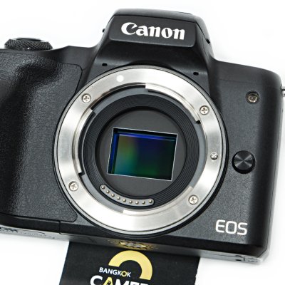 Canon EOS M50