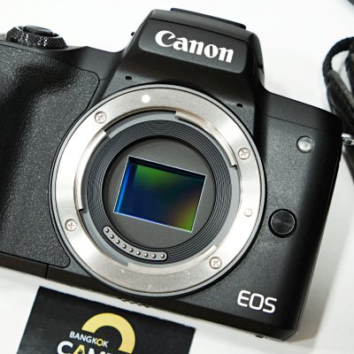 Canon EOS M50