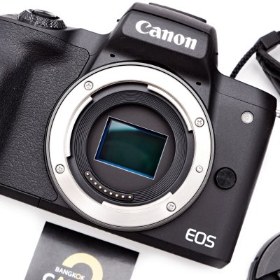 Canon EOS M50
