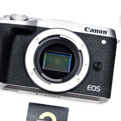 Canon EOS M6II