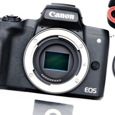 Canon EOS M50