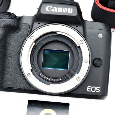 Canon EOS M50