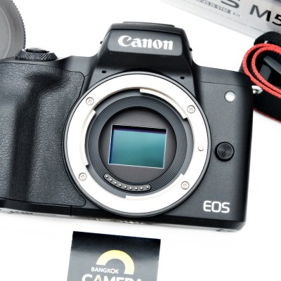 Canon EOS M50