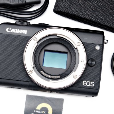 CANON EOS M100