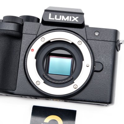 Lumix G100D