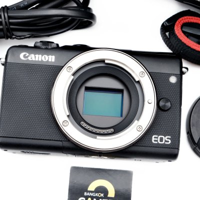 CANON EOS M100