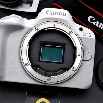 Canon EOS R50