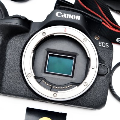 Canon EOS R50