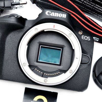 Canon EOS R50