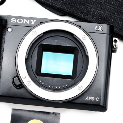 Sony A6000