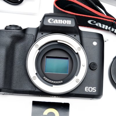 Canon EOS M50