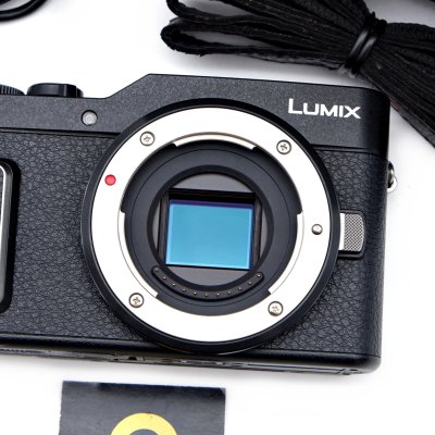 Lumix GF10