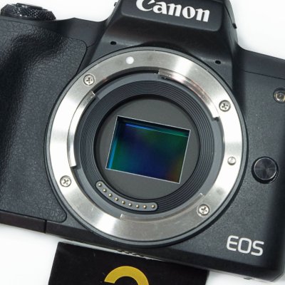 EOS M50