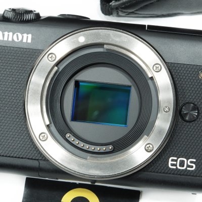 Canon EOS M100