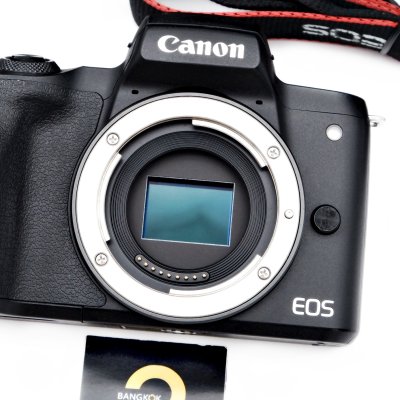 Canon EOS M50
