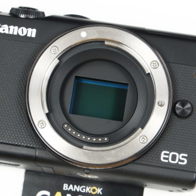 Canon EOS M100