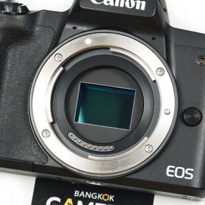Canon EOS M50