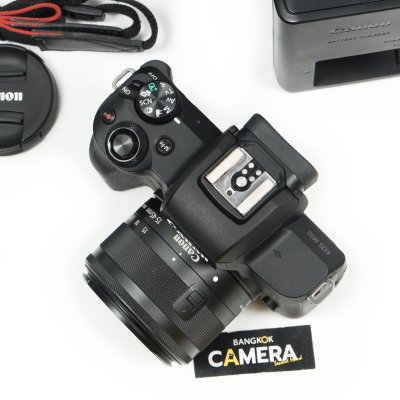 Canon EOS M50