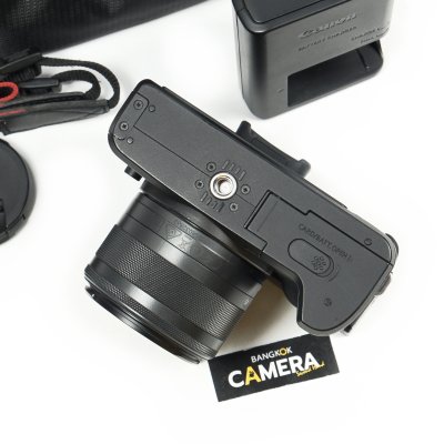 Canon EOS M50