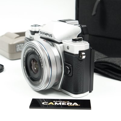 Olympus EM10 II
