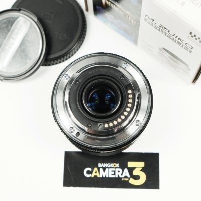 Zuiko 17mm F1.8