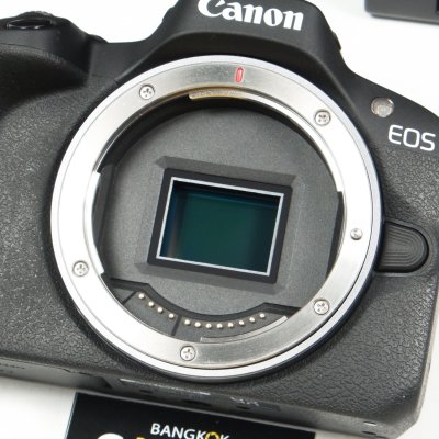 Canon EOS R50