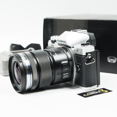 Olympus EM10 II