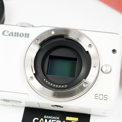 Canon EOS M10