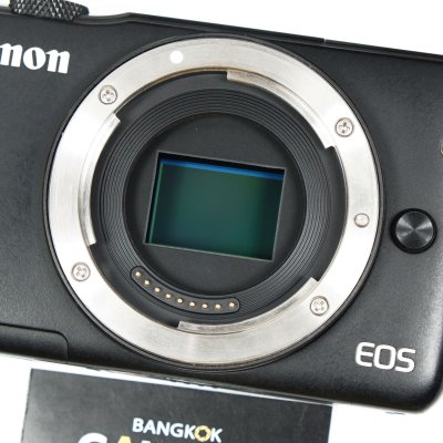 Canon EOS M10