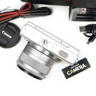 Canon EOS M100