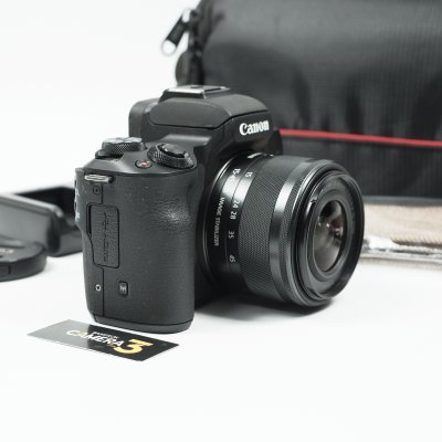 Canon EOS M50