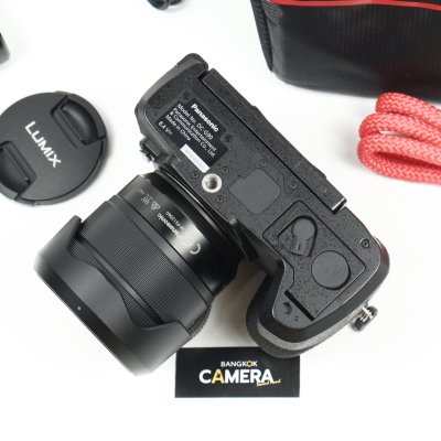 Lumix G90