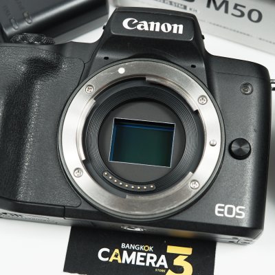 Canon EOS M50