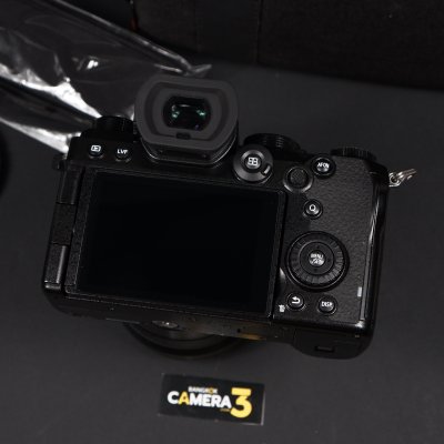 Lumix S5