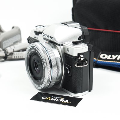 Olympus EM10 II