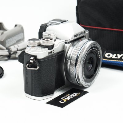 Olympus EM10 II