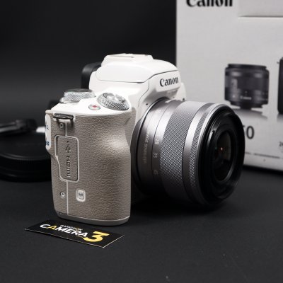 Canon EOS M50