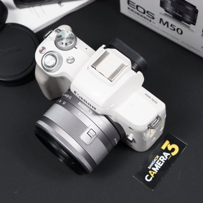 Canon EOS M50
