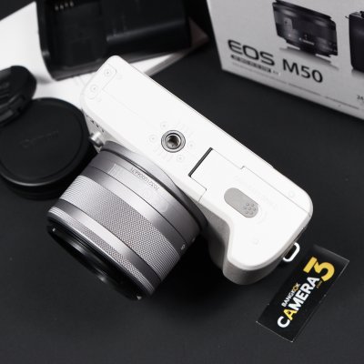 Canon EOS M50