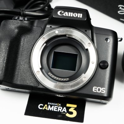 Canon EOS M50