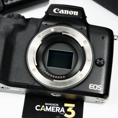 Canon EOS M50