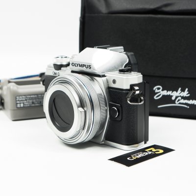 Olympus EM10 II