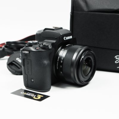 Canon EOS M50