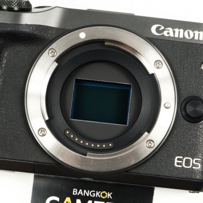 Canon EOS M6