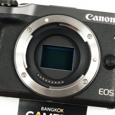 Canon EOS M6