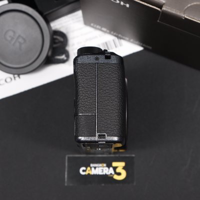 RICOH GRIIIx (Urban Edition)
