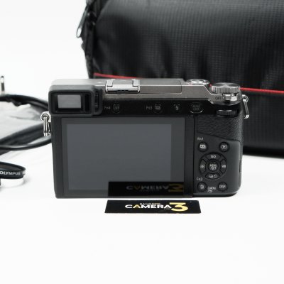 Lumix GX85