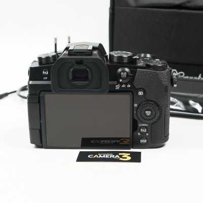 Lumix G90