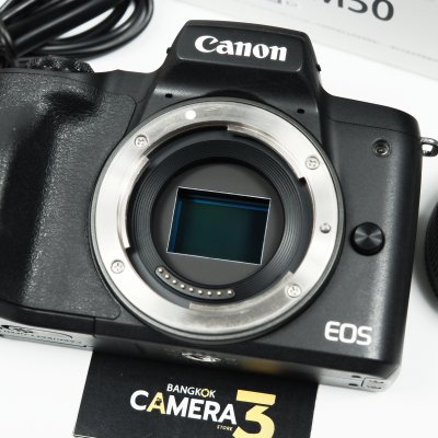 Canon EOS M50