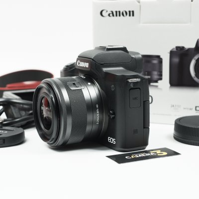 Canon EOS M50
